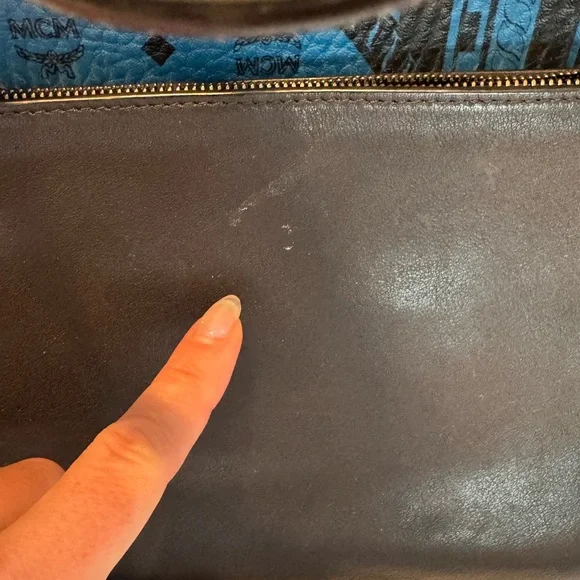 MCM Kira Baroque Print Tote l - Picture 9 of 9